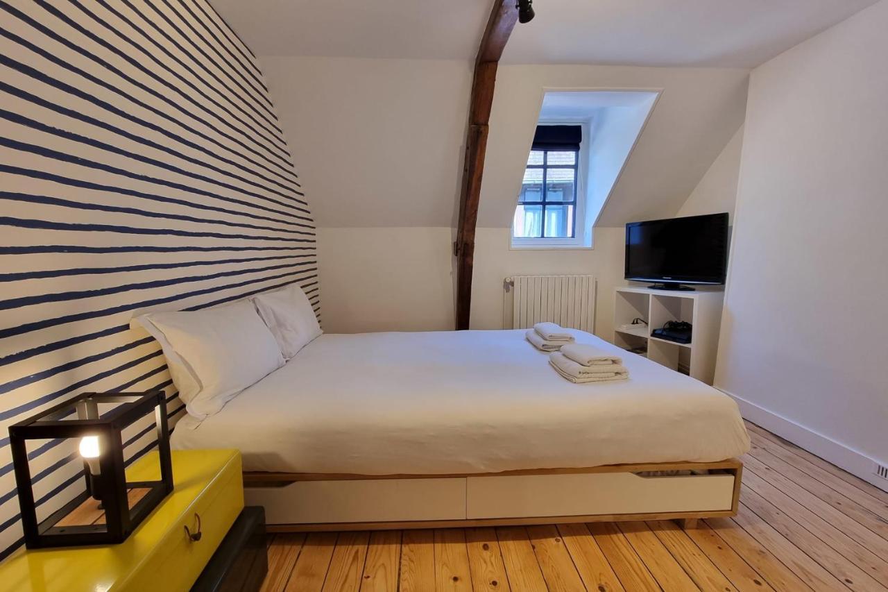 La De Milo - Typical Fisherman's House - 2 Bedrooms Holiday home *